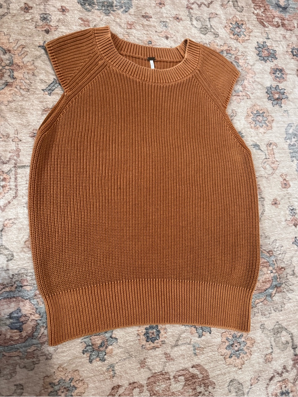 Young Fabulous & Broke Beau Sweater Vest – Rust/Camel, XS